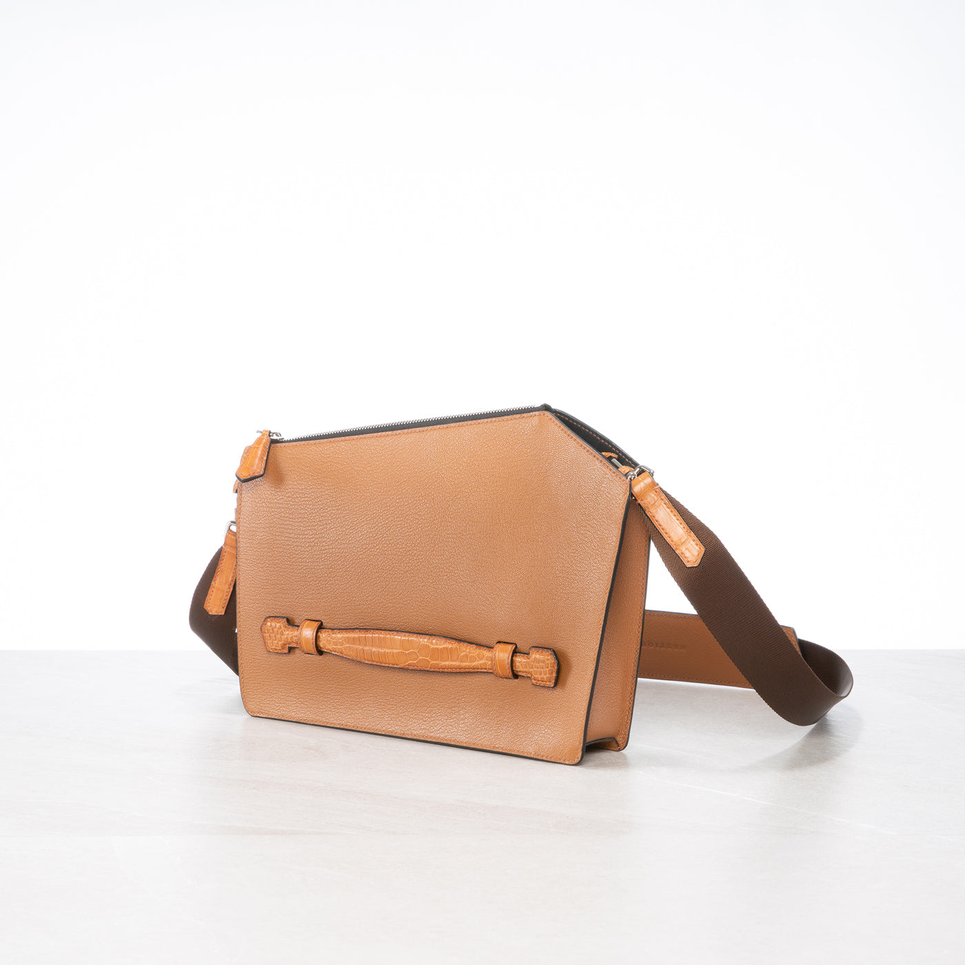 Pochette Q