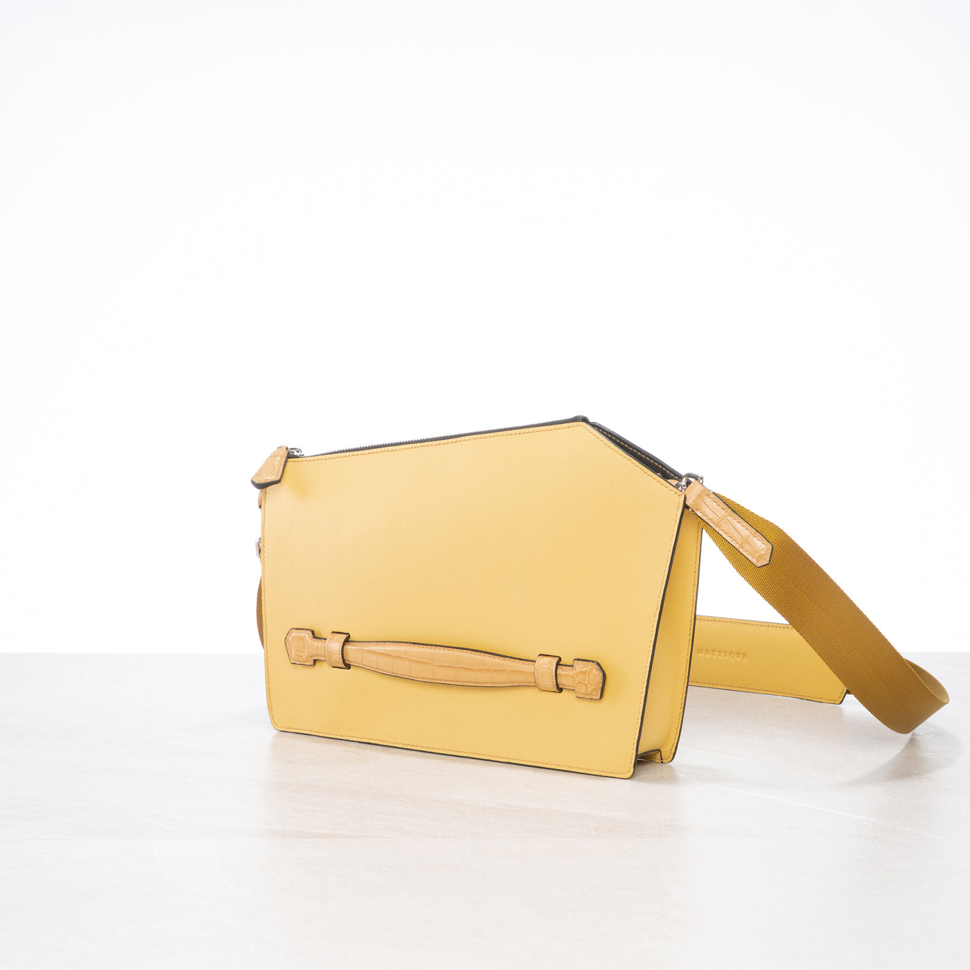 Pochette Q