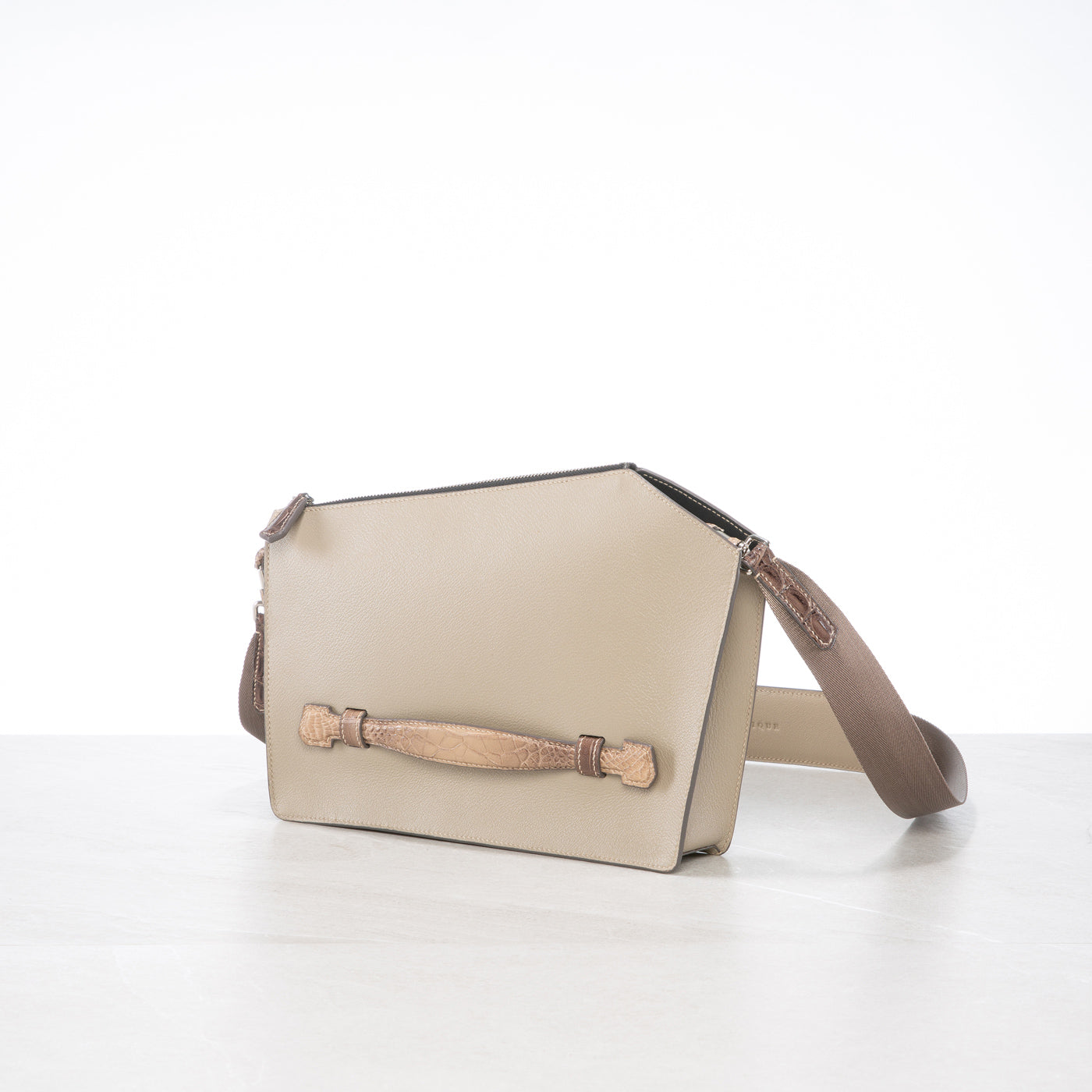 Pochette Q