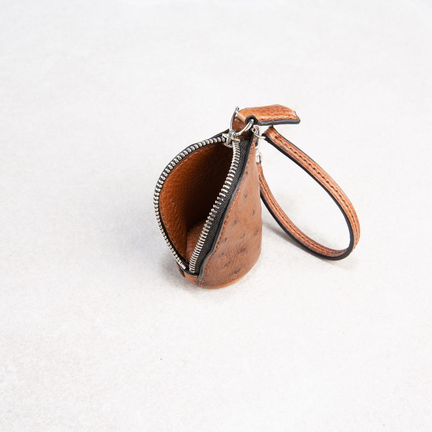 Pelle (small)