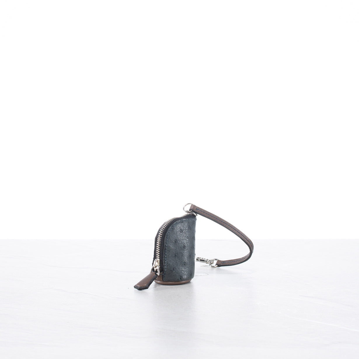 Pelle (small)