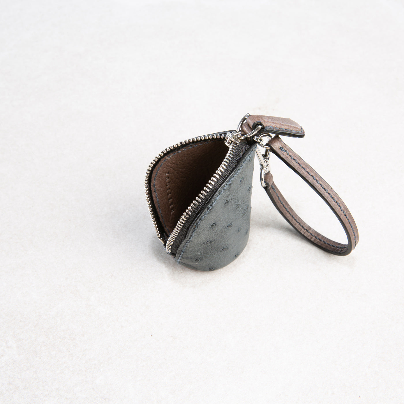 Pelle (small)