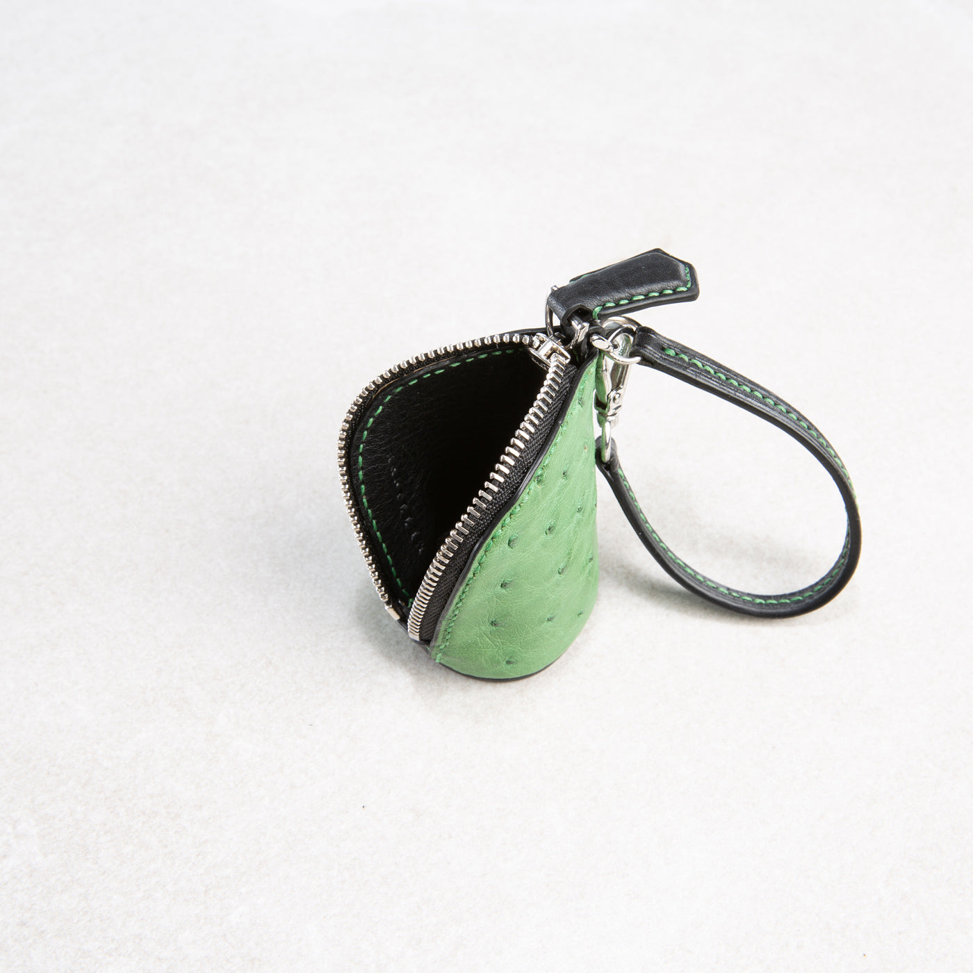 Pelle (small)