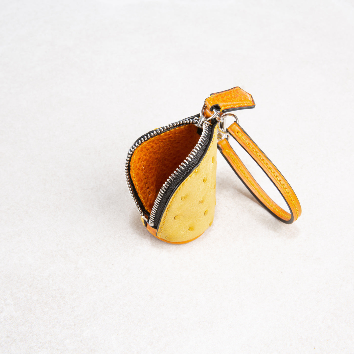 Pelle (small)