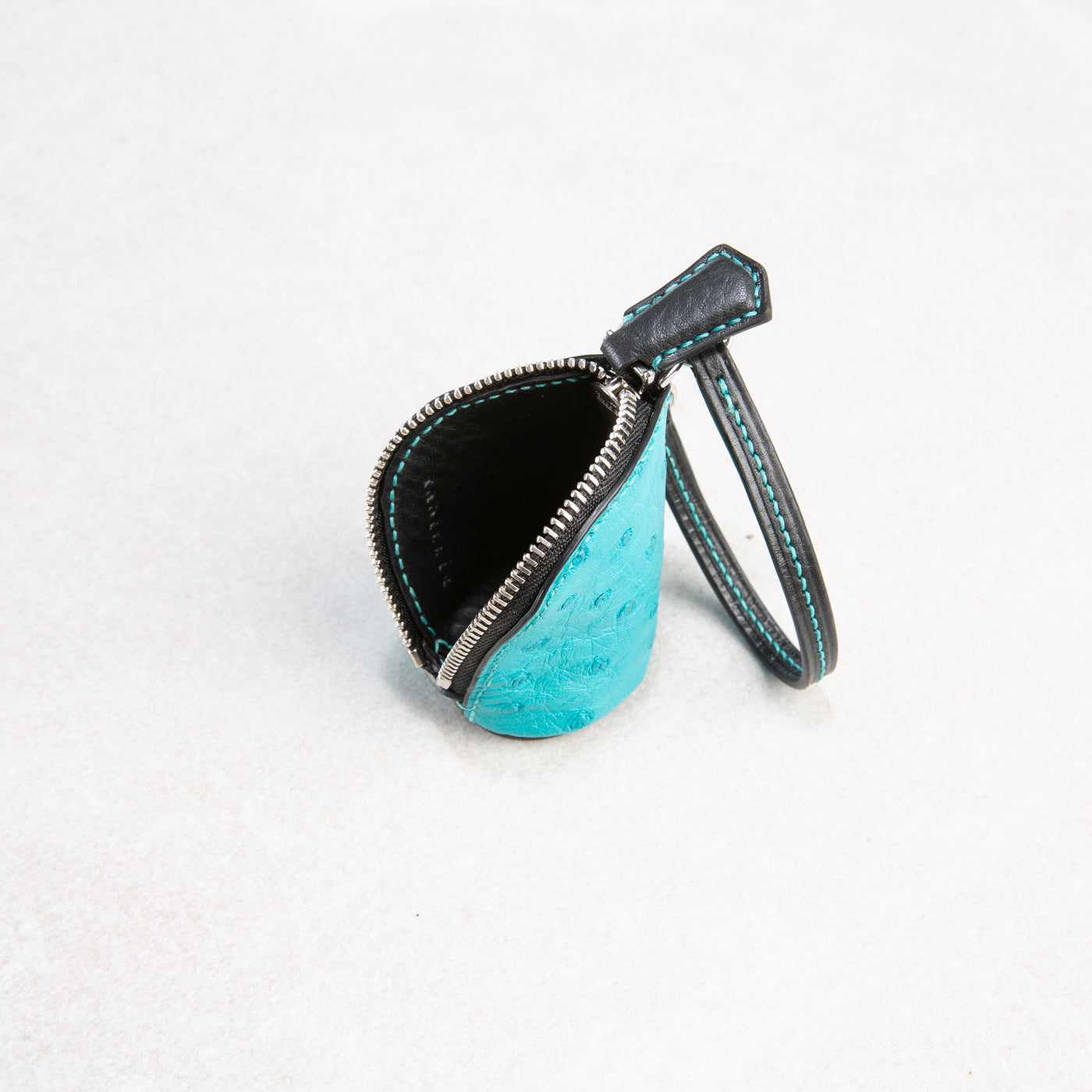 Pelle (small)