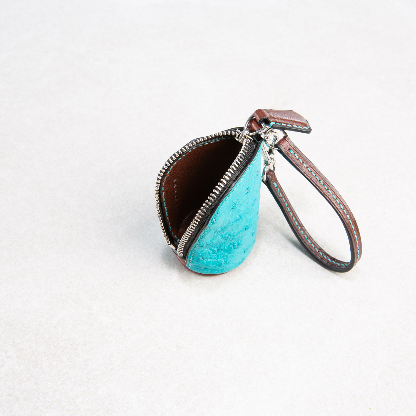 Pelle (small)