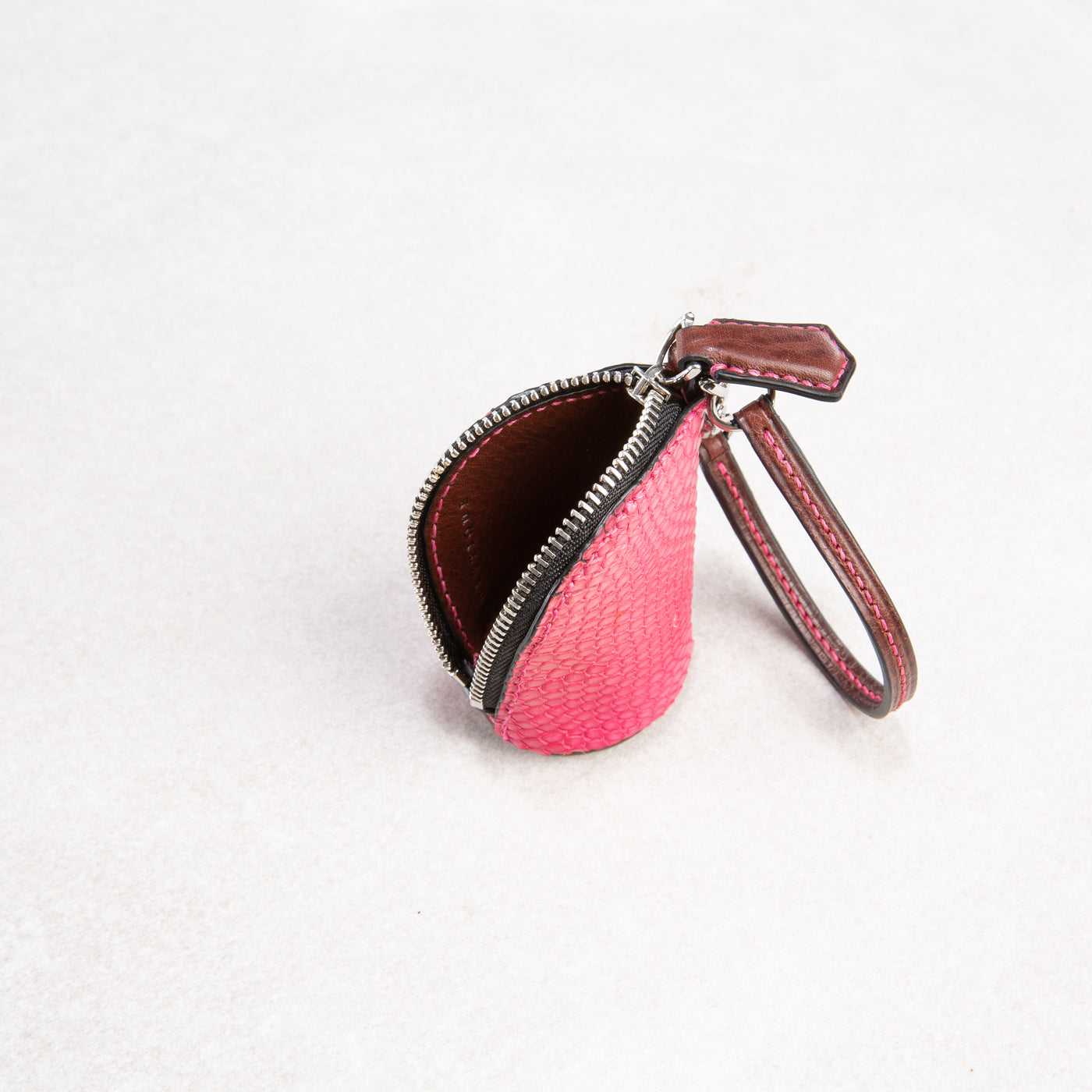 Pelle (small)