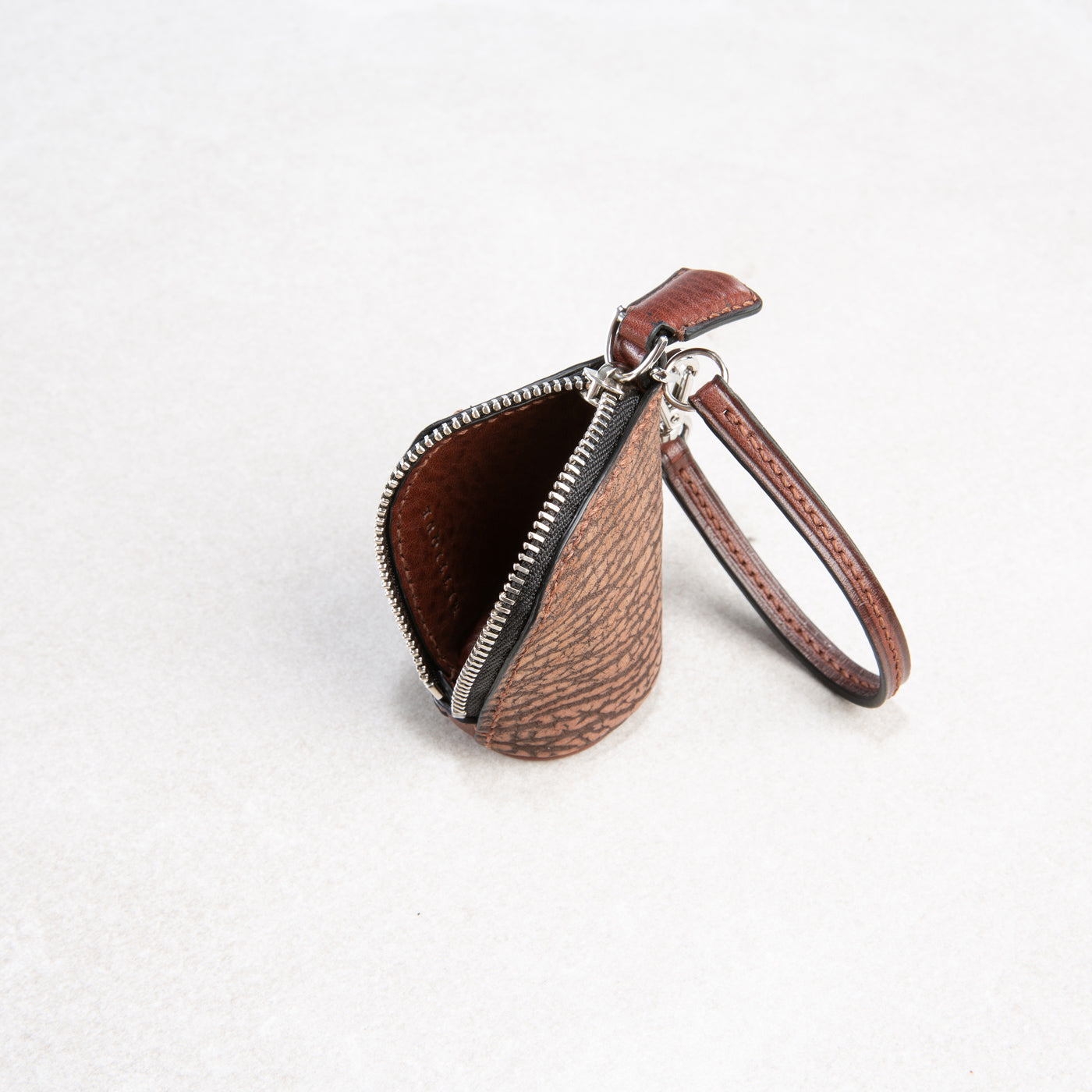 Pelle (small)