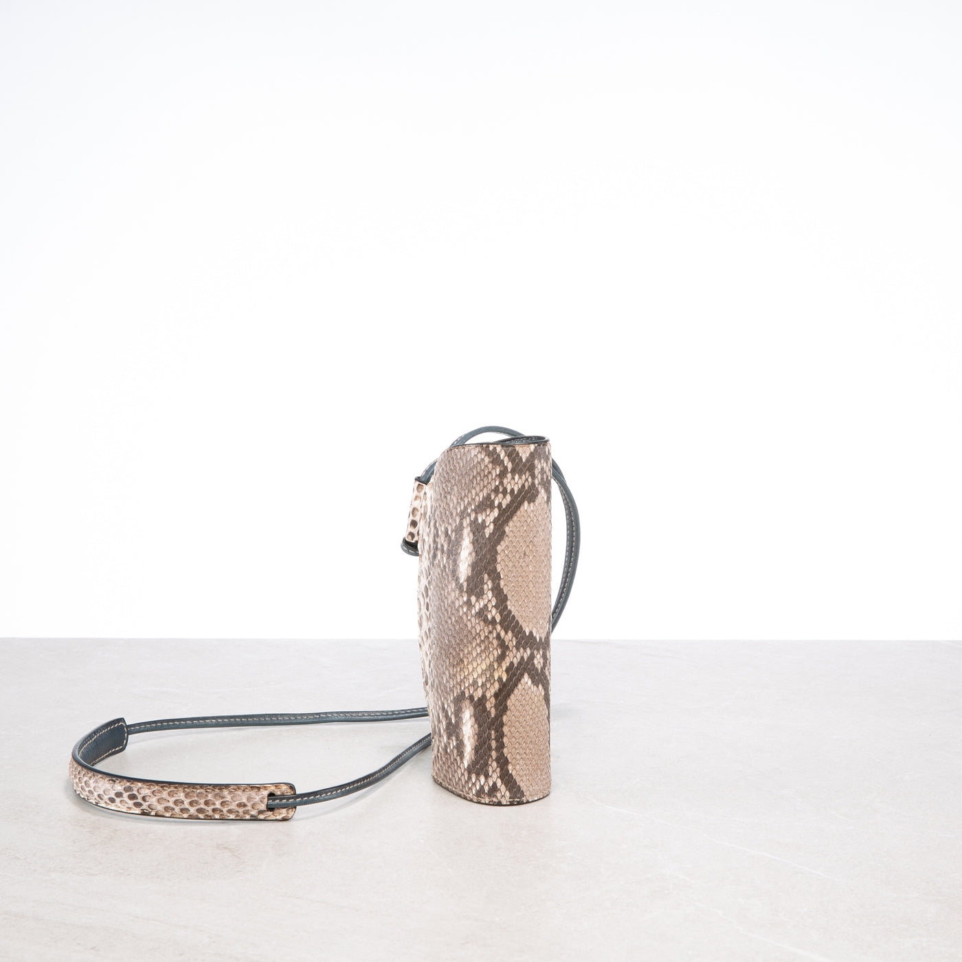 Karelle glasses envelope