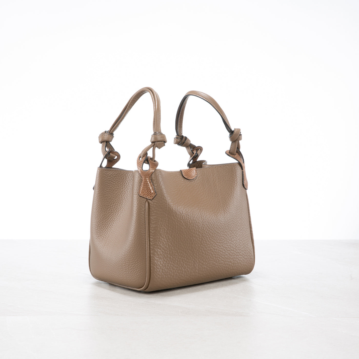 Vetra Bucket