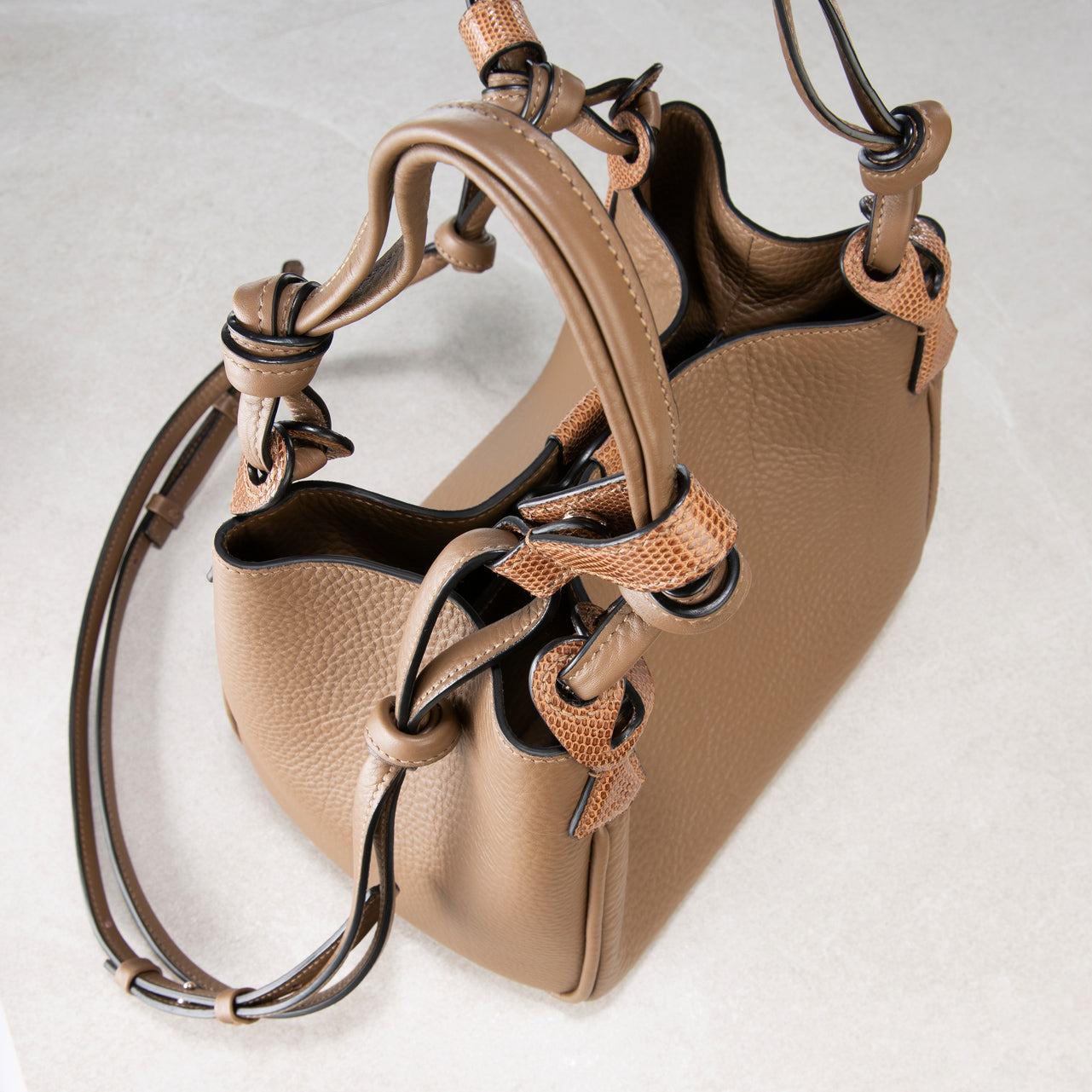 Vetra Bucket
