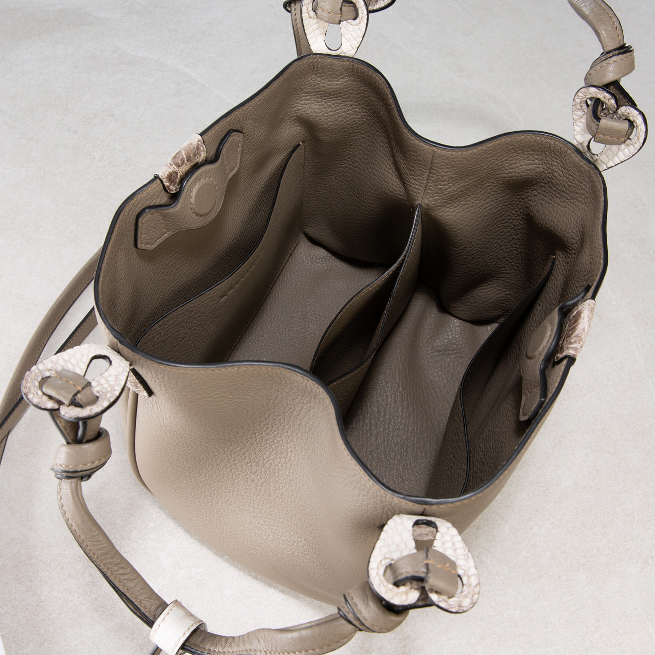 Vetra Bucket