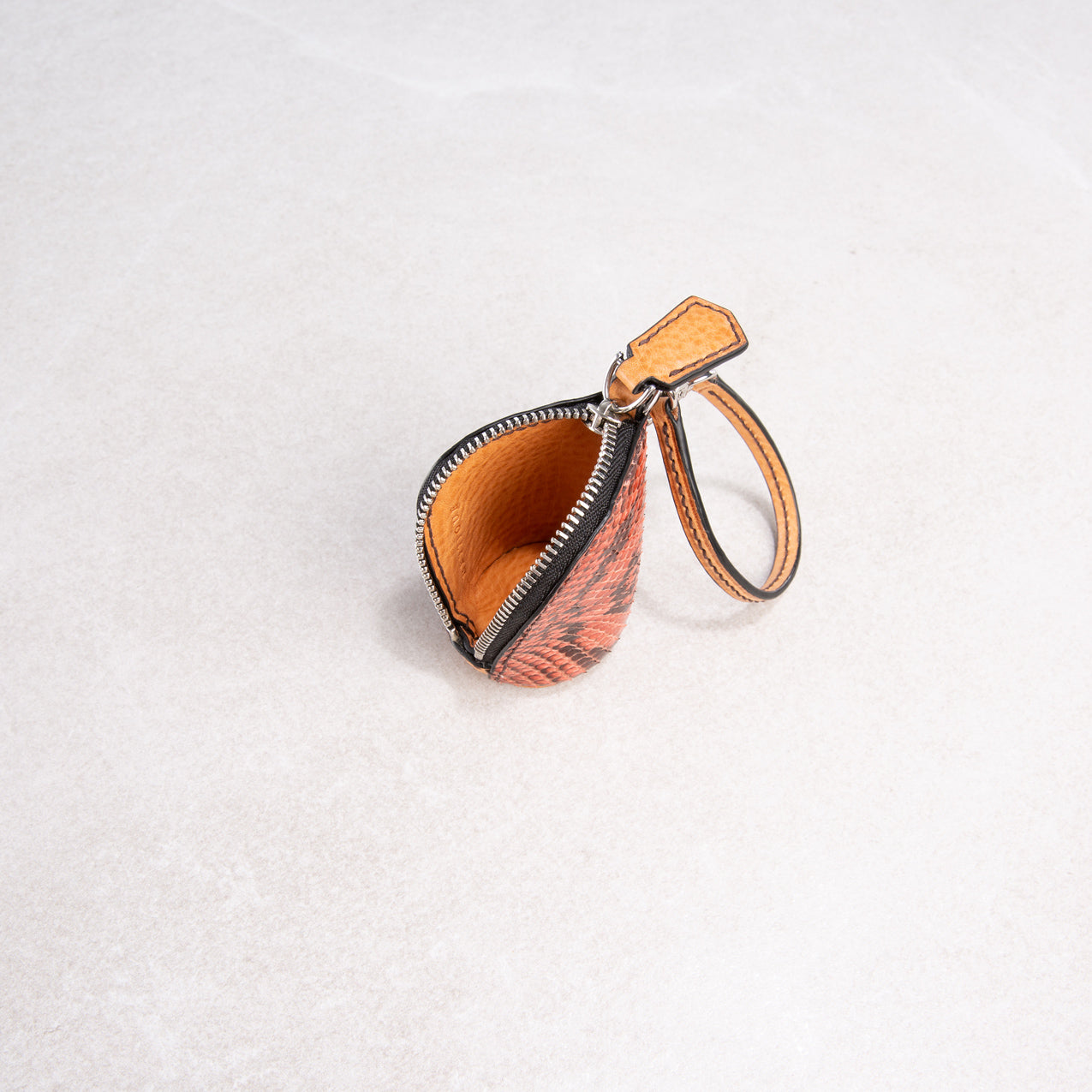 Pelle (small)