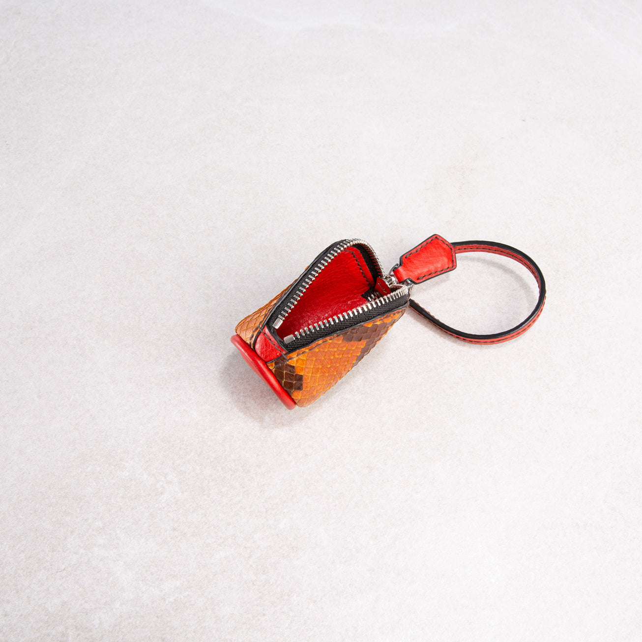 Pelle (small)