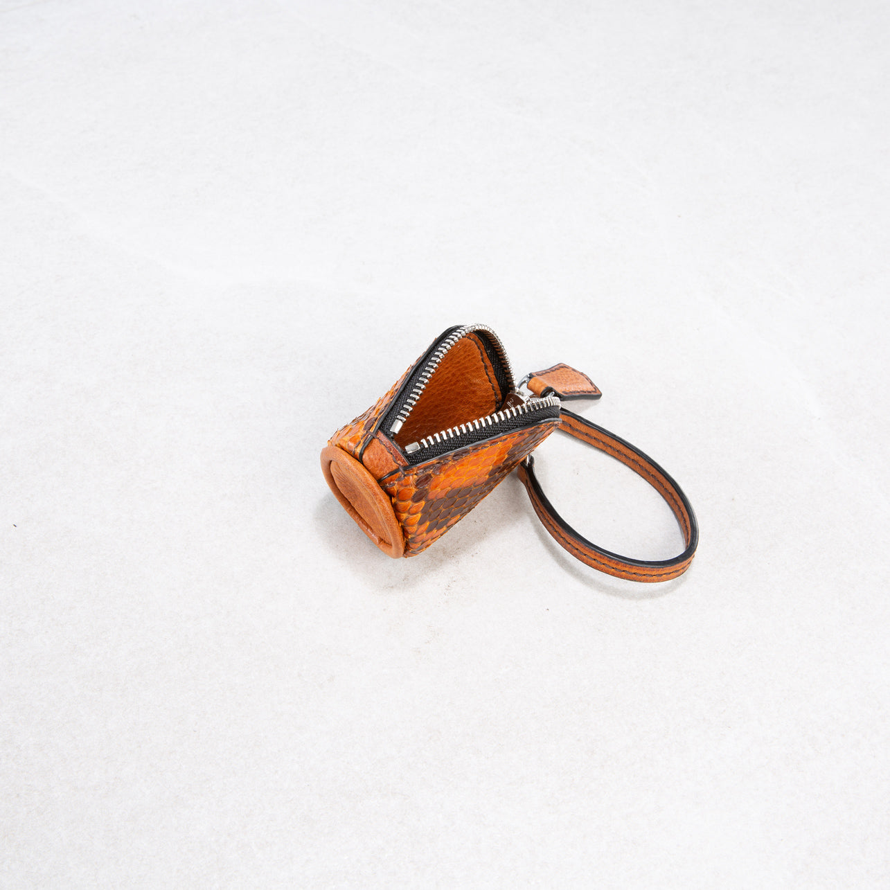 Pelle (small)