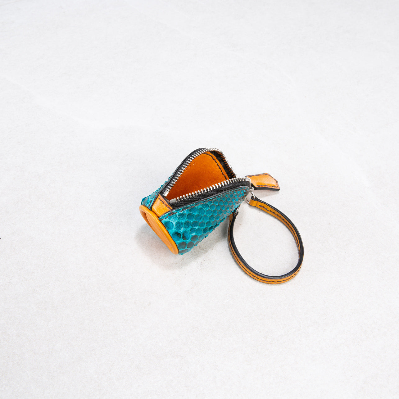 Pelle (small)