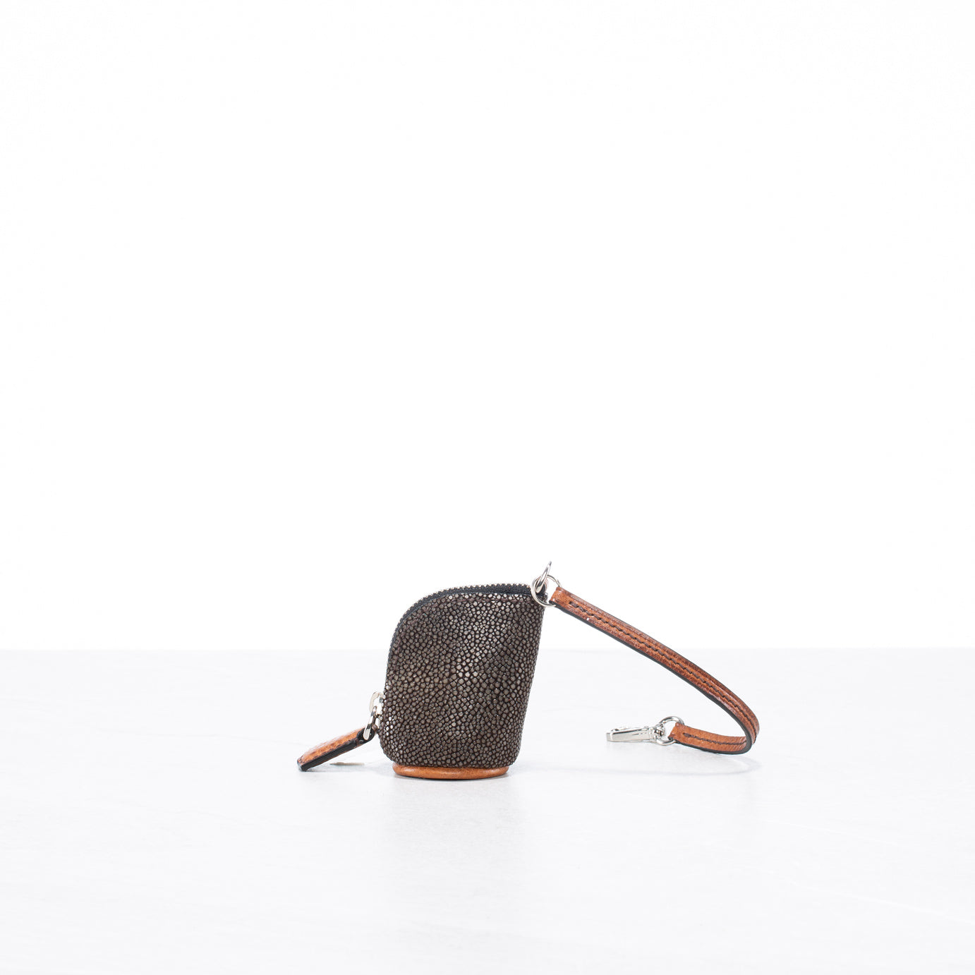 Pelle (small)