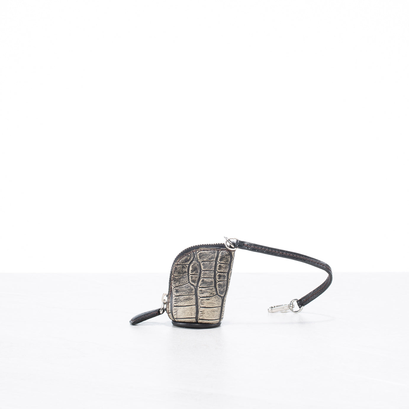 Pelle (small)