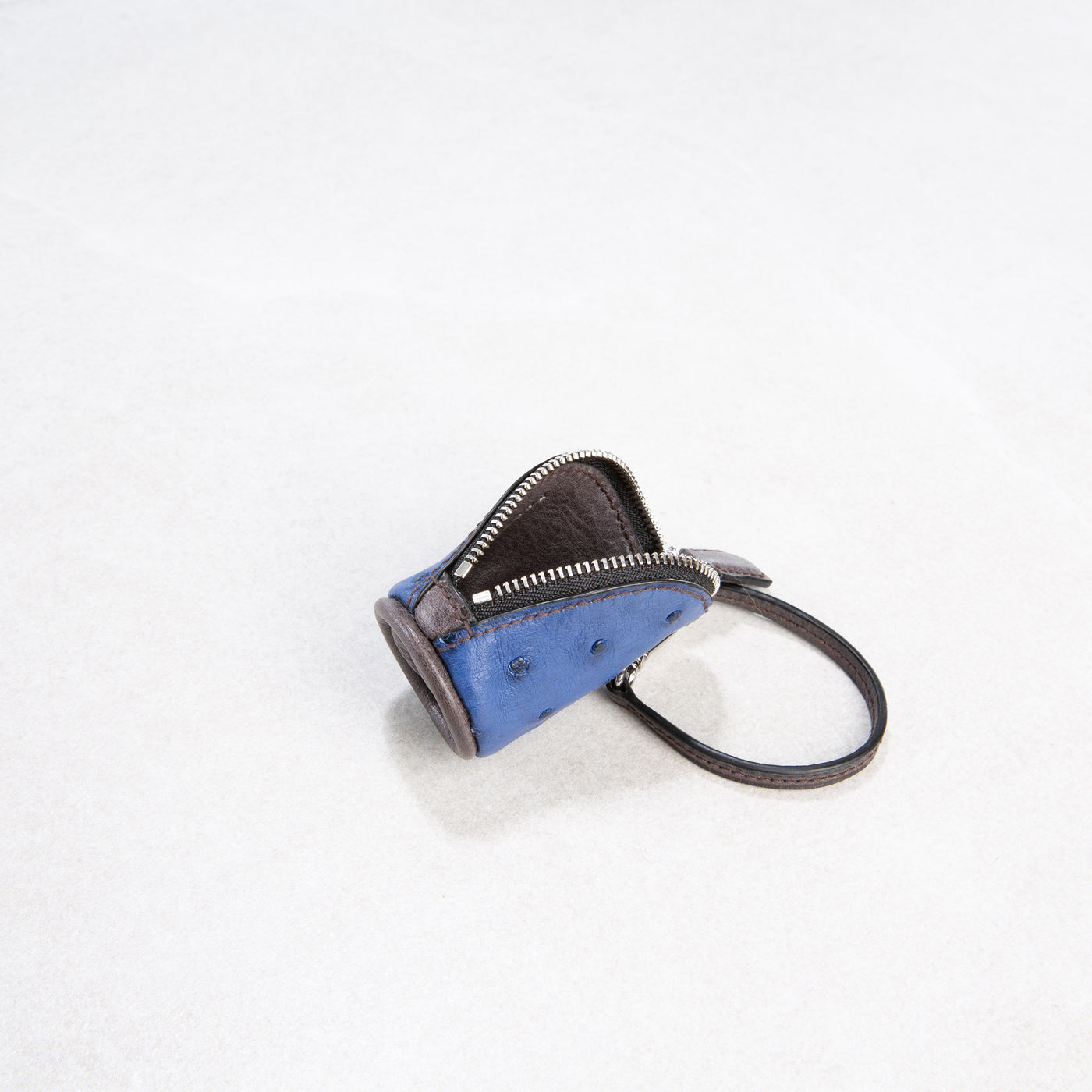 Pelle (small)