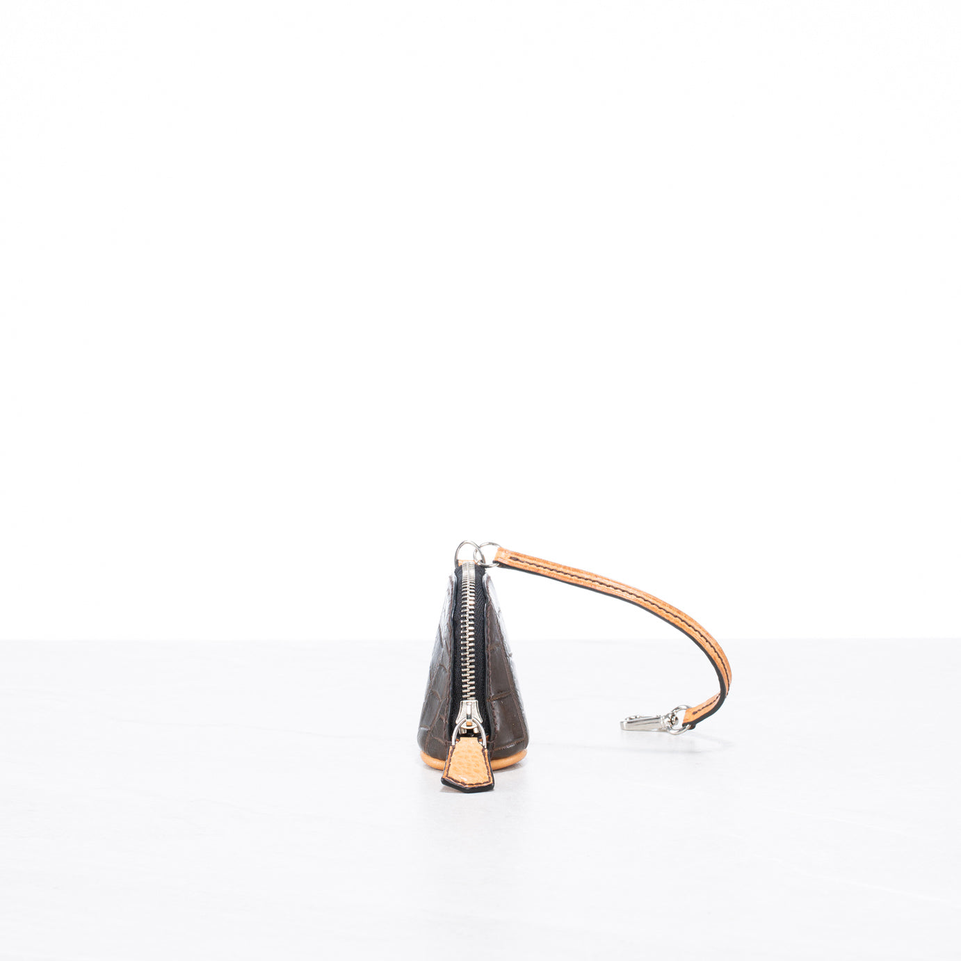 Pelle (small)