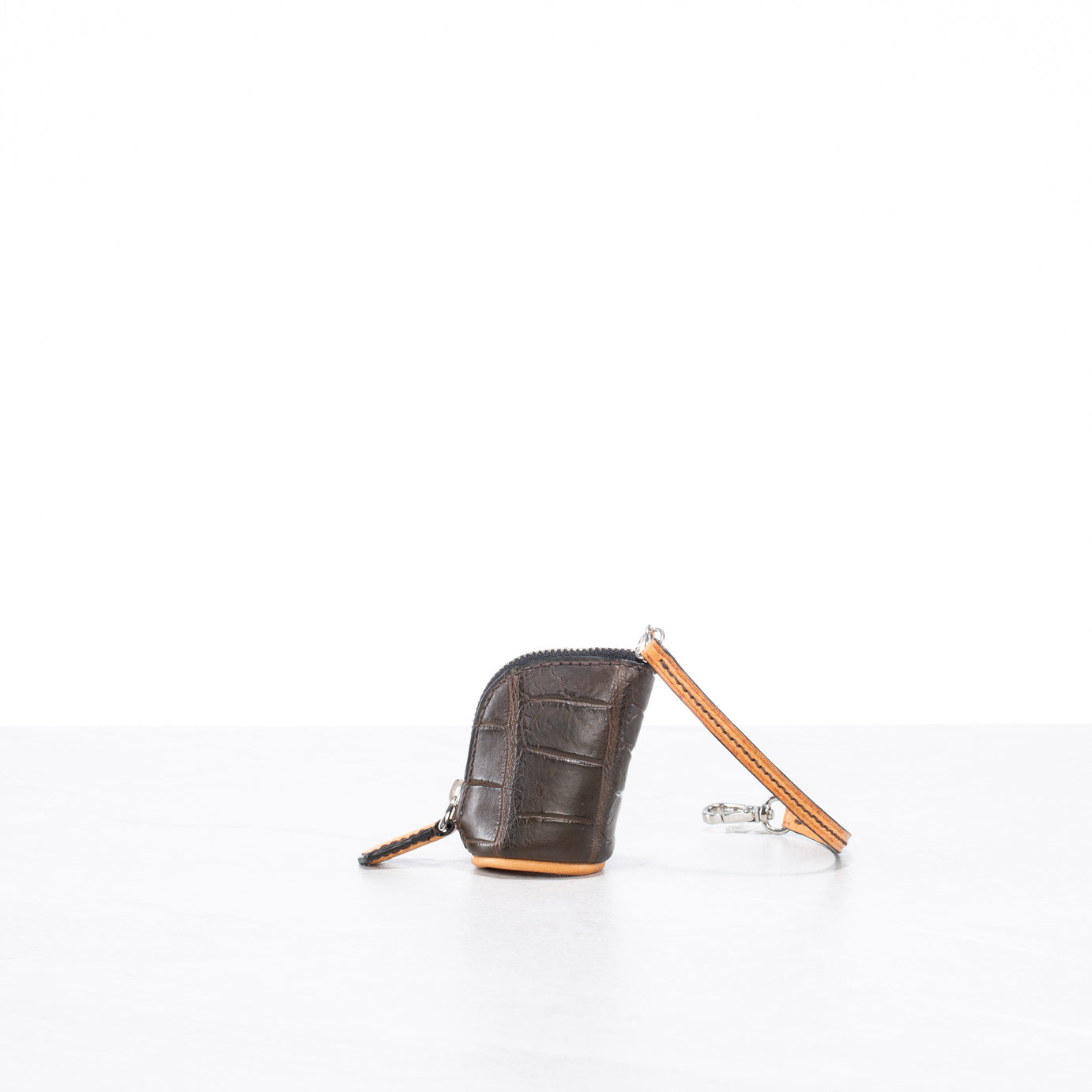 Pelle (small)