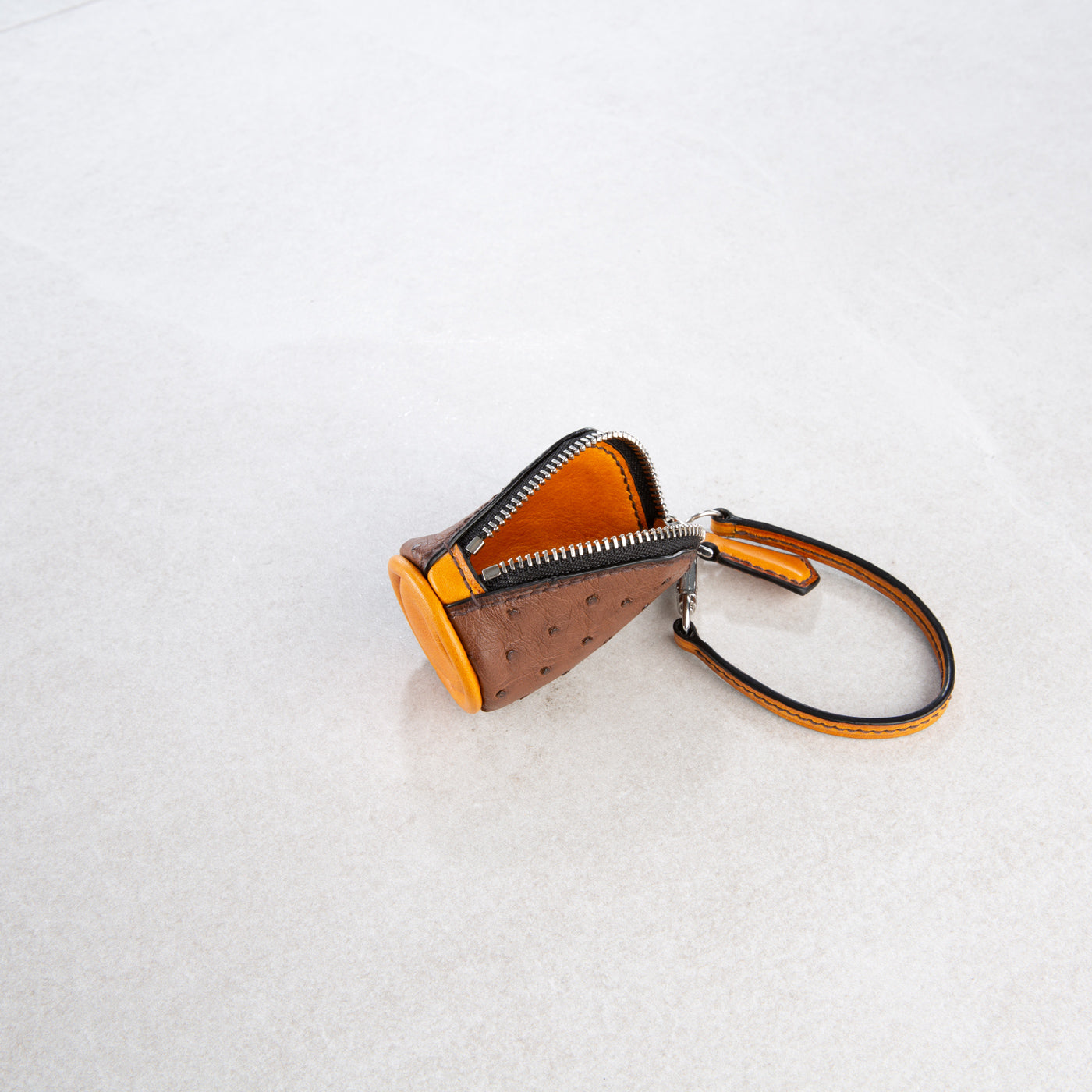 Pelle (small)