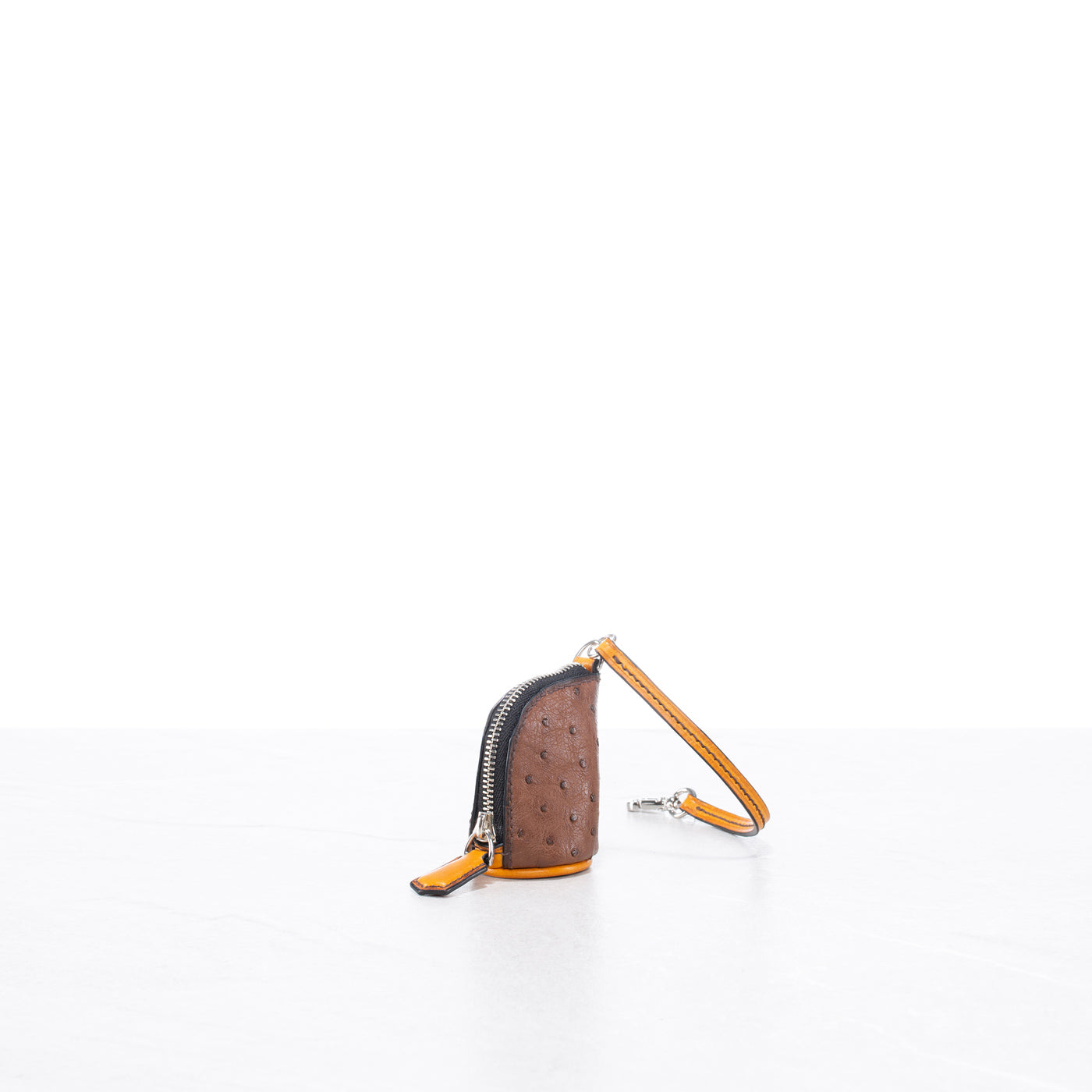 Pelle (small)