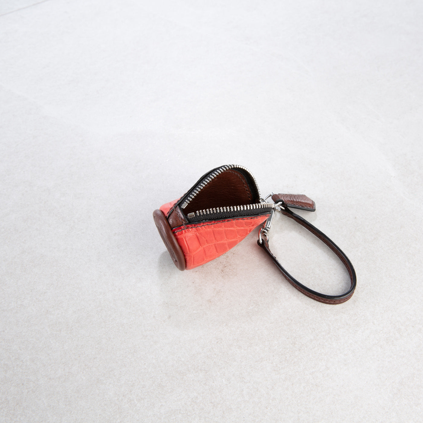 Pelle (small)