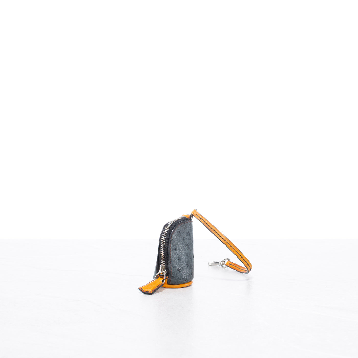 Pelle (small)