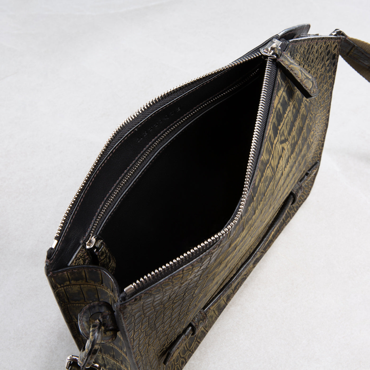 Pochette Q