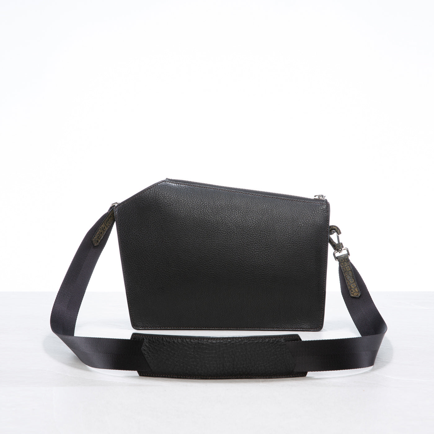 Pochette Q