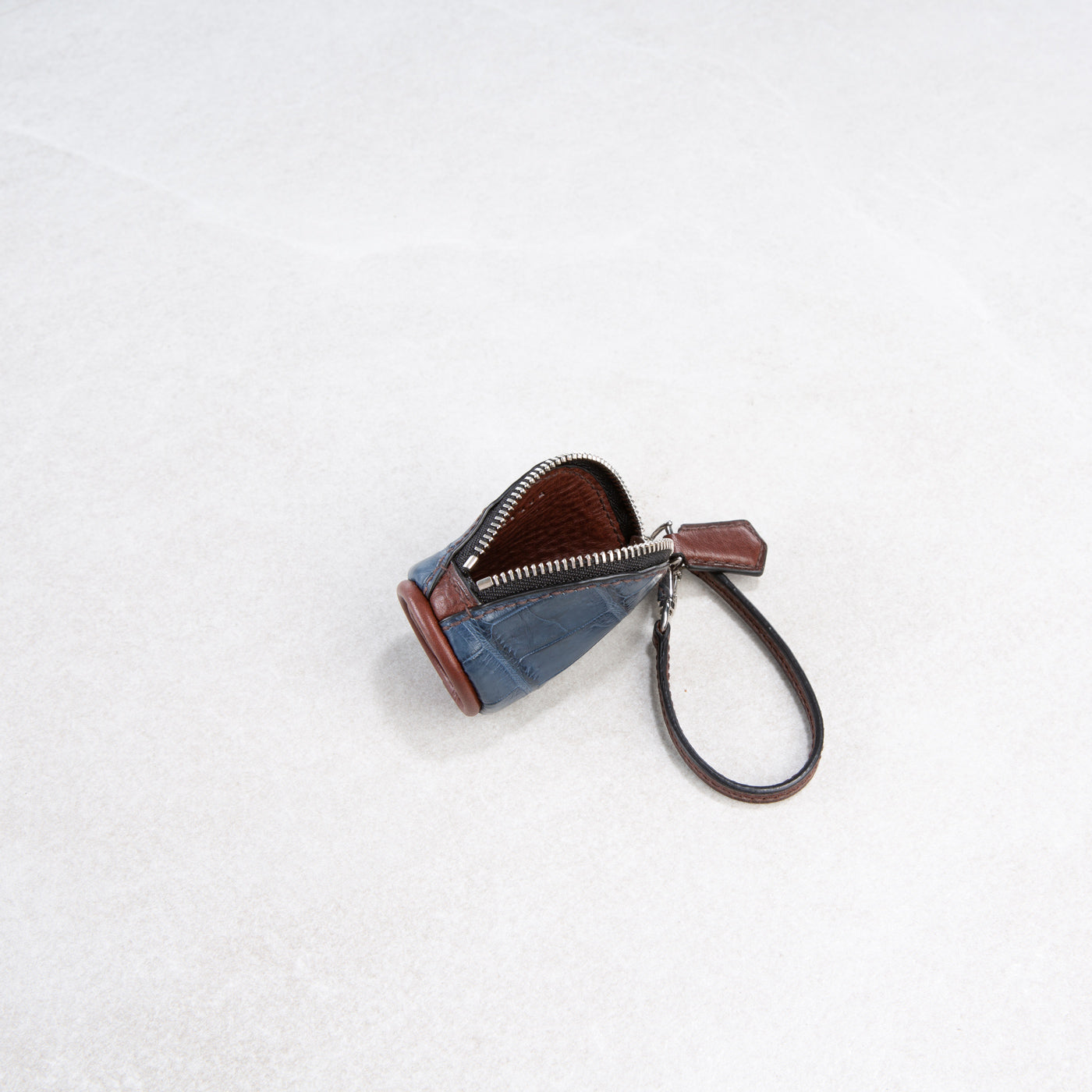 Pelle (small)
