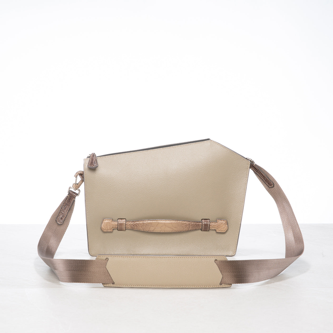 Pochette Q