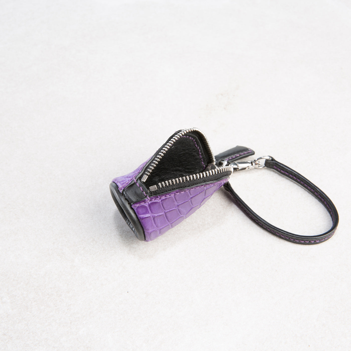 Pelle (small)