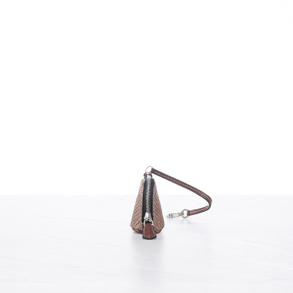 Pelle (small)
