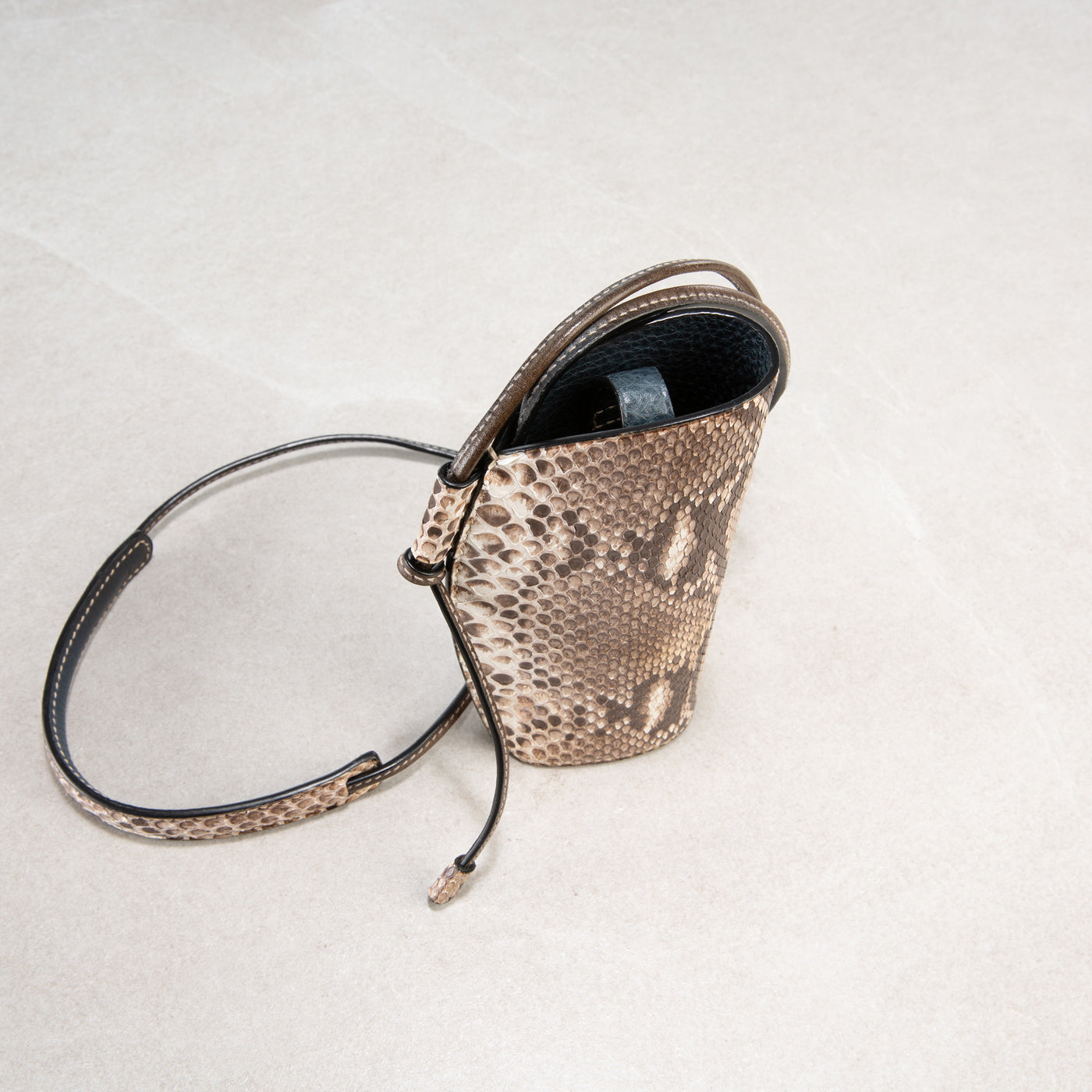 Karelle glasses envelope