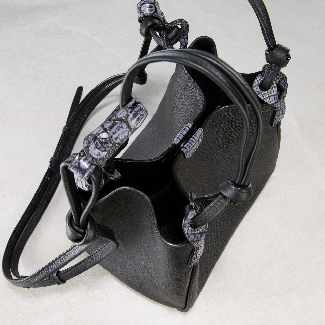 Vetra Bucket