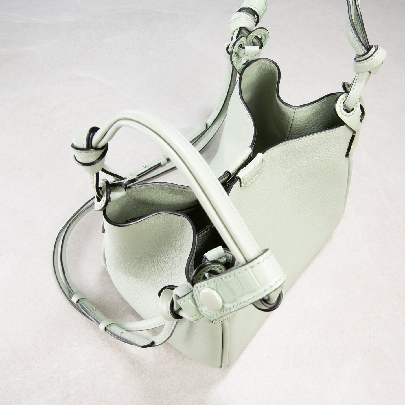 Vetra Bucket