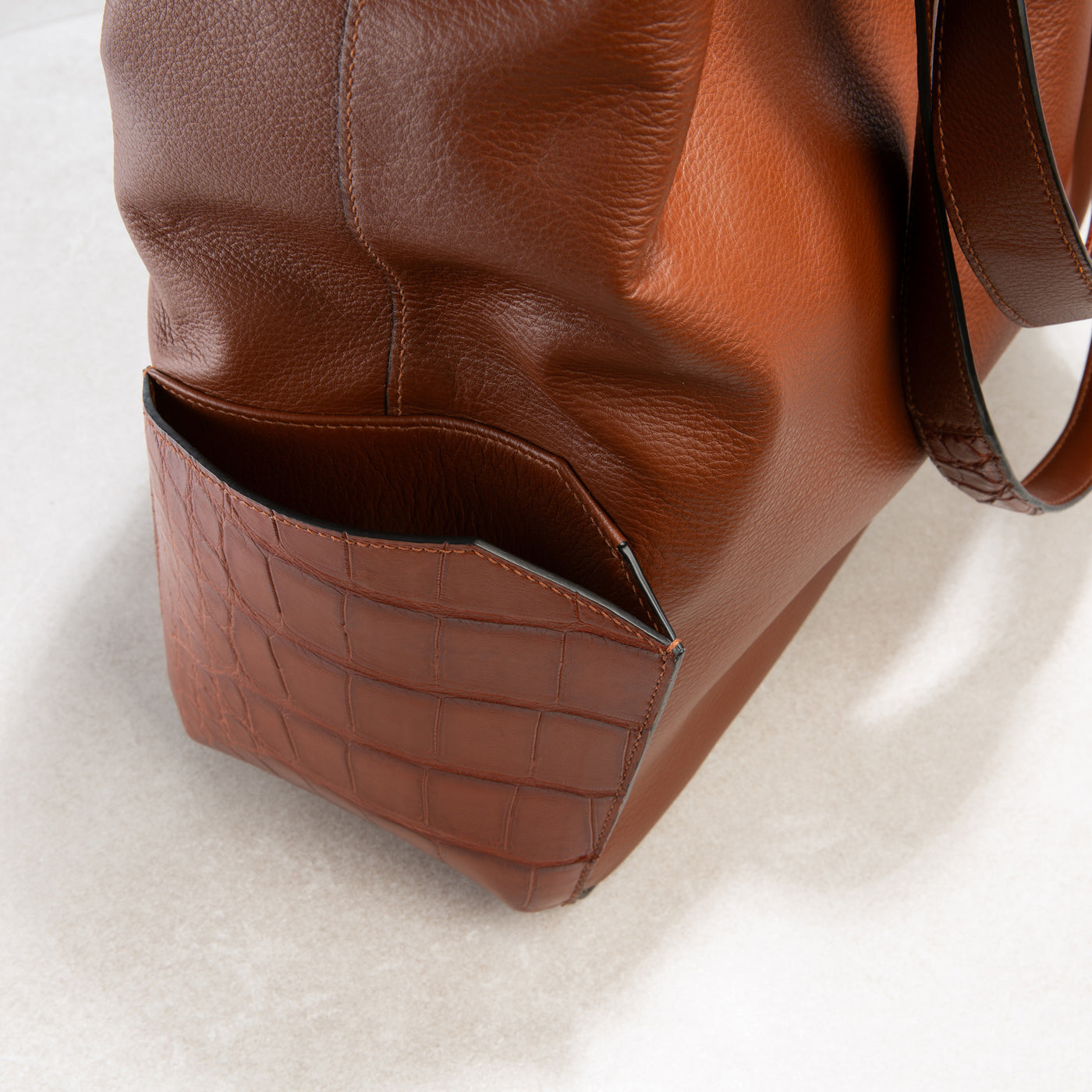 Qapri soft tote