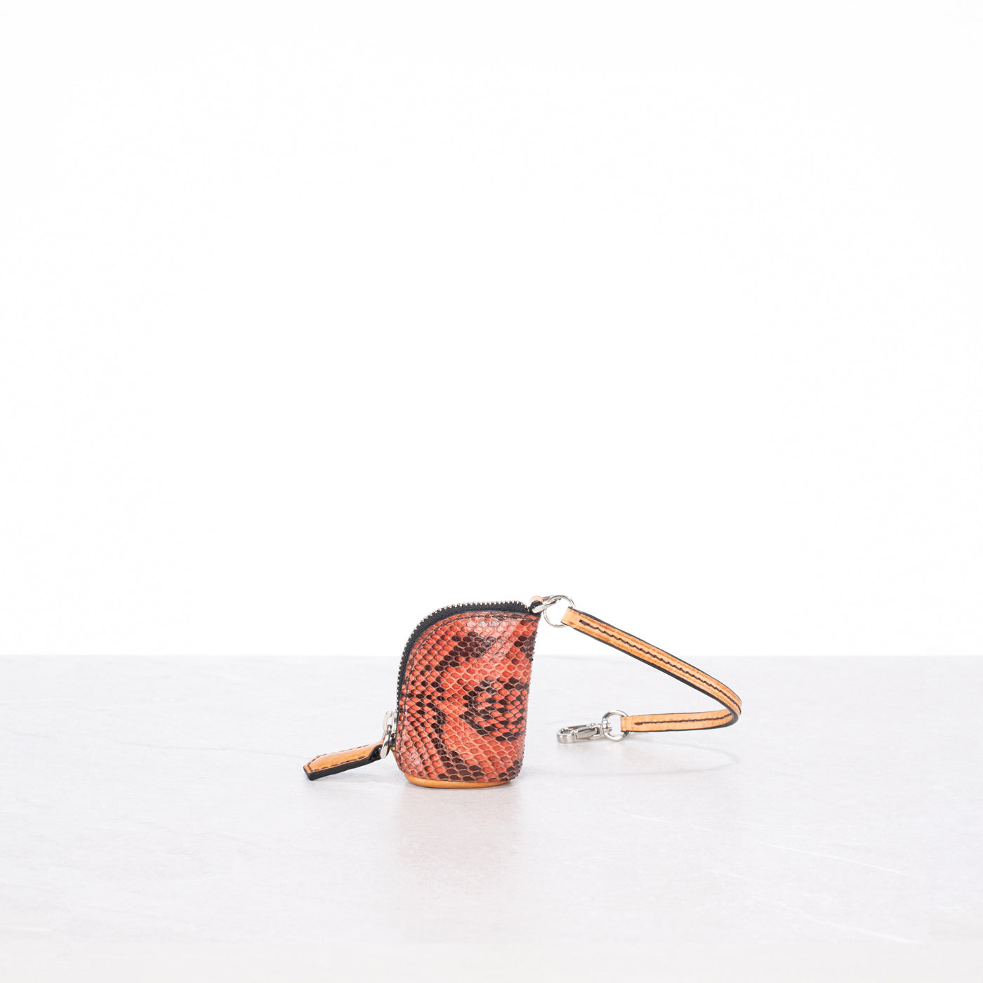Pelle (small)