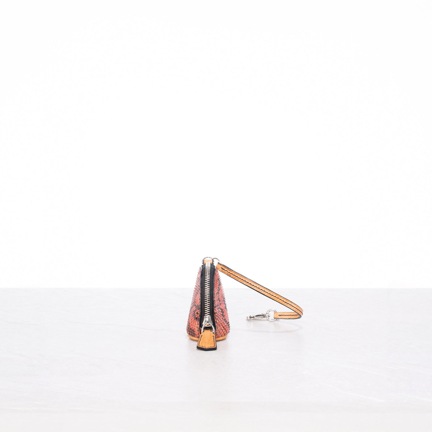 Pelle (small)