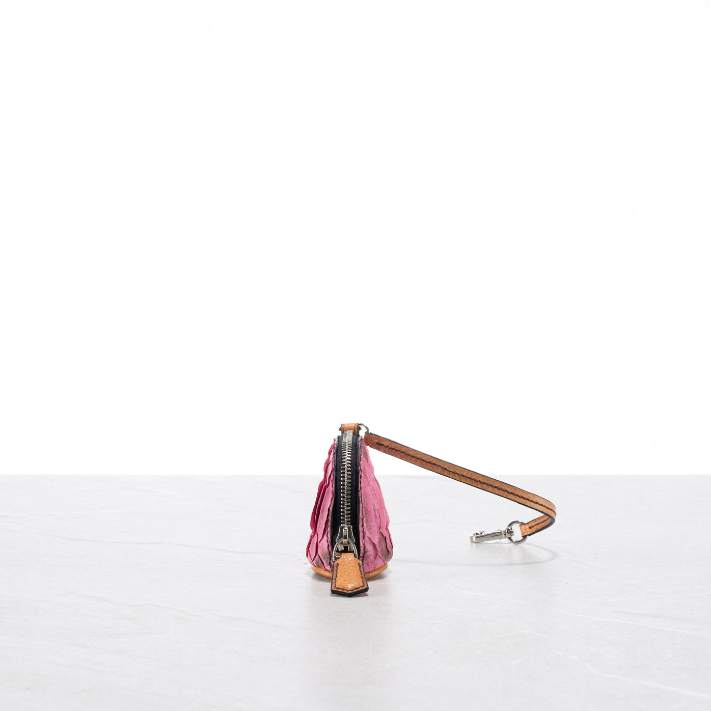 Pelle (small)
