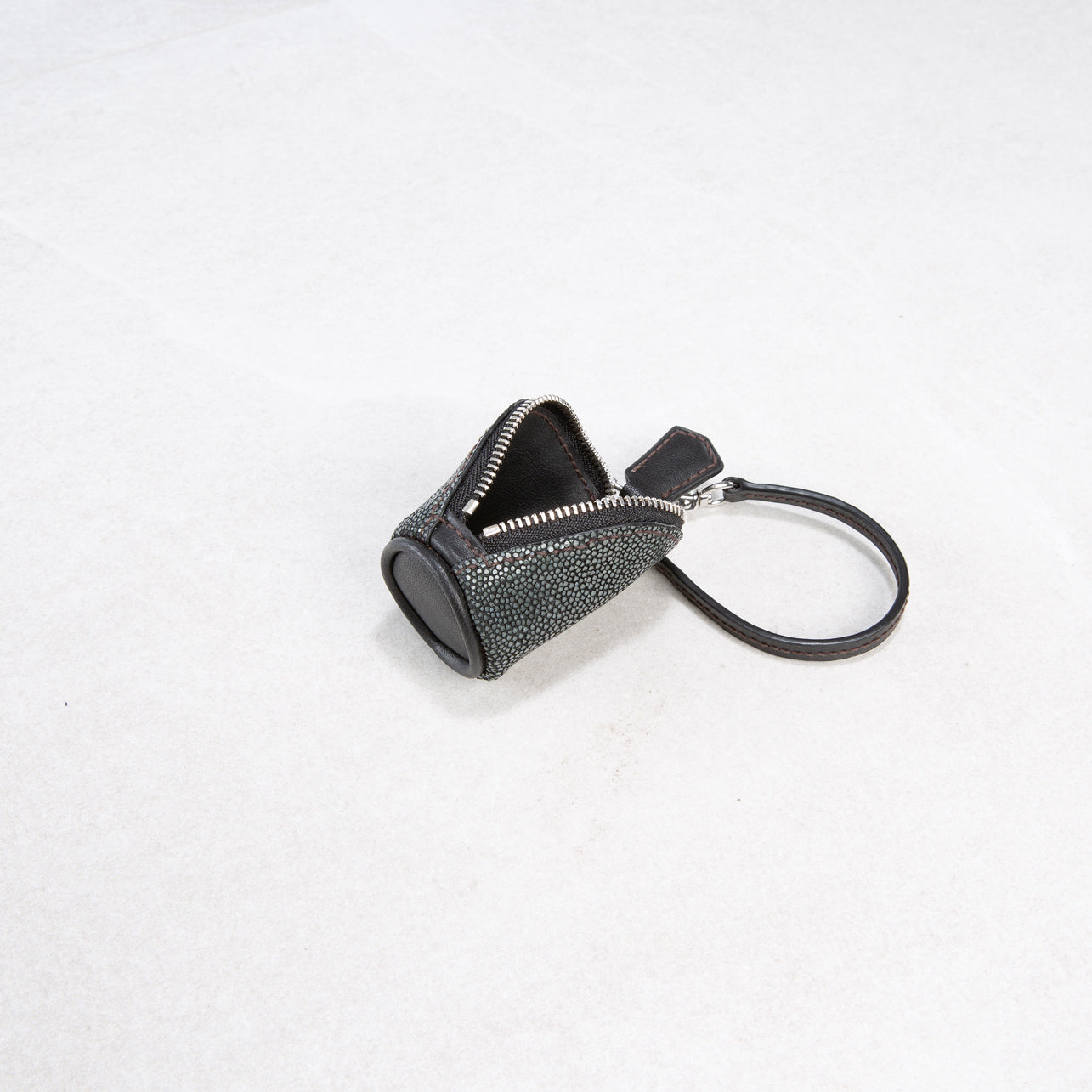 Pelle (small)