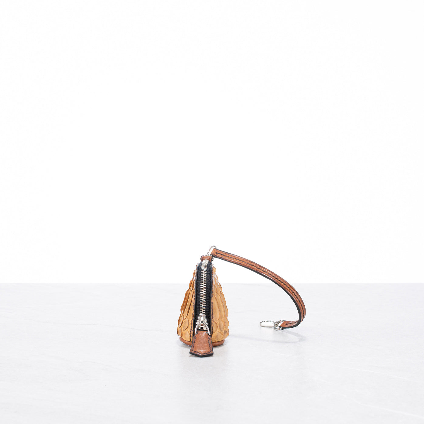 Pelle (small)