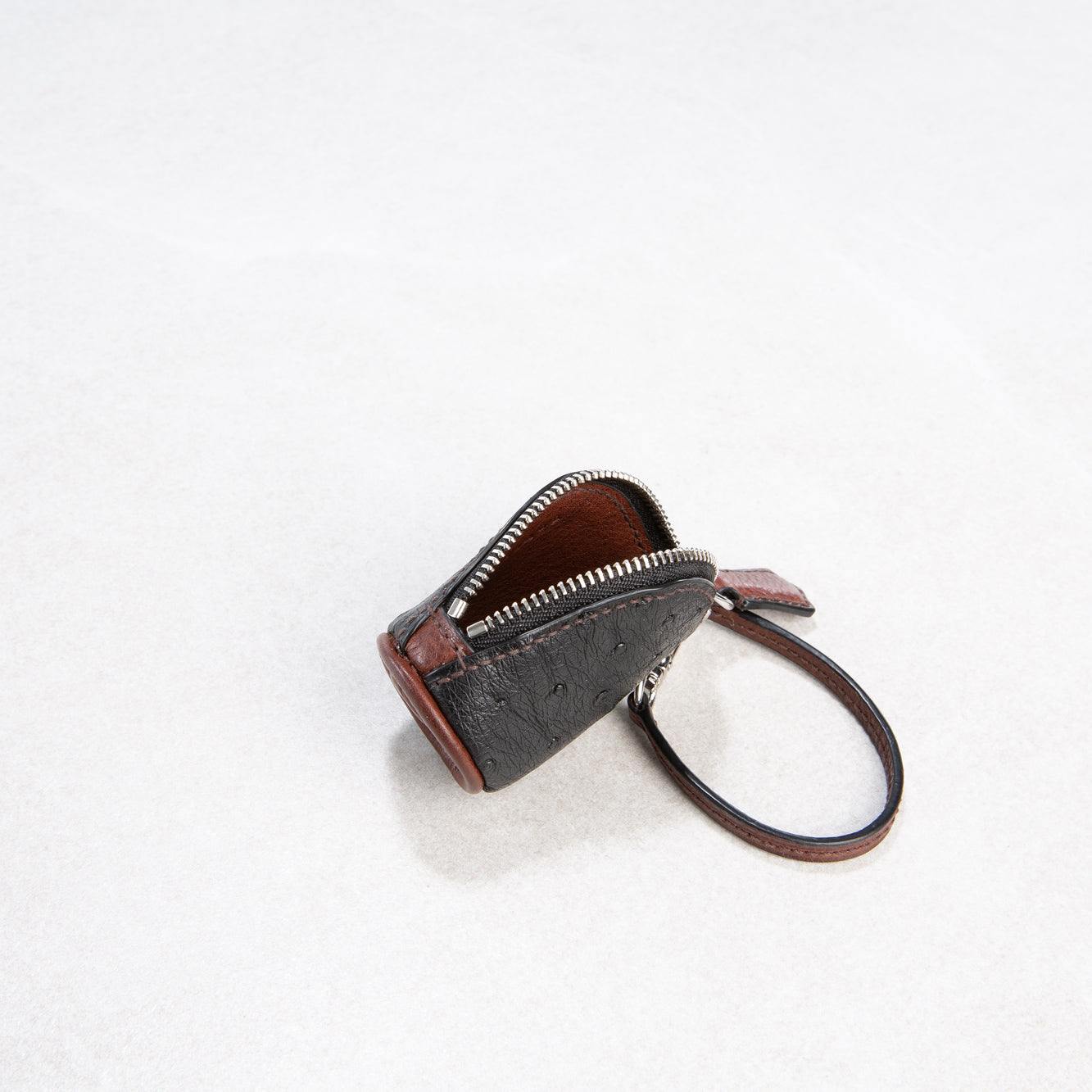 Pelle (small)