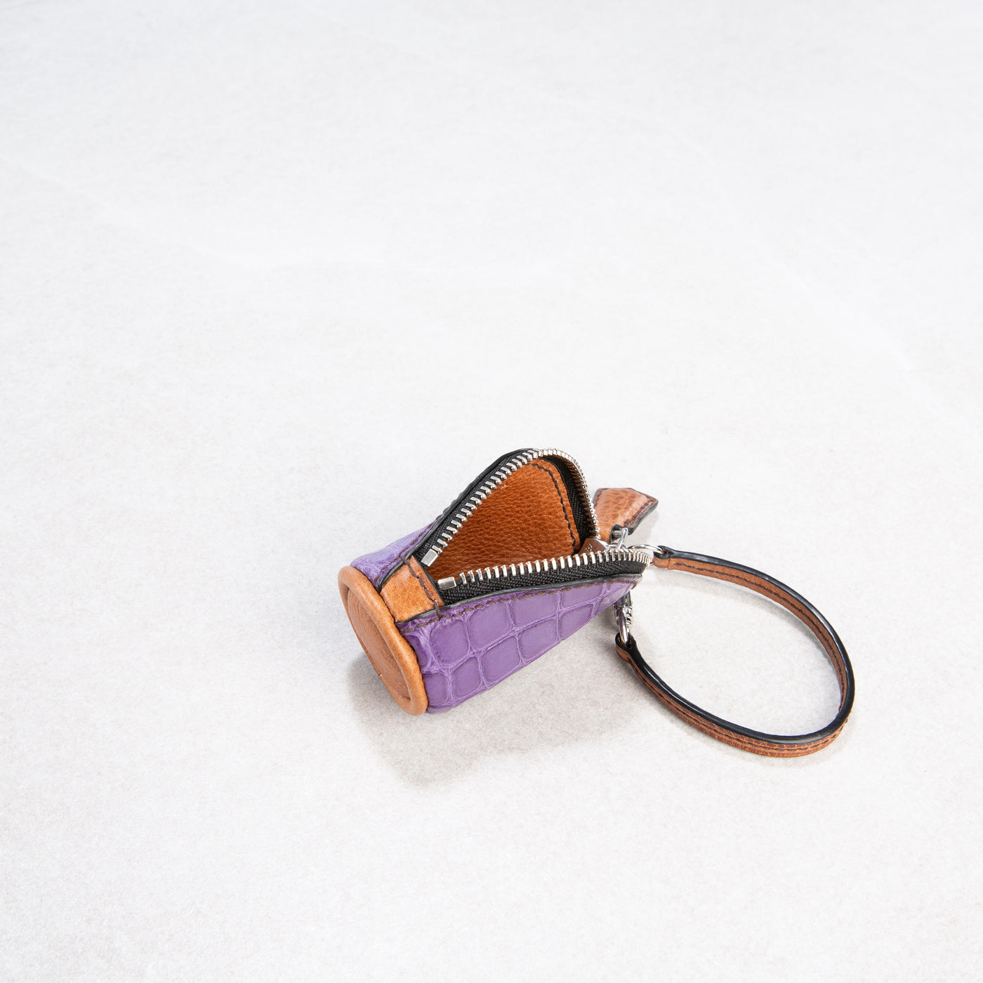 Pelle (small)