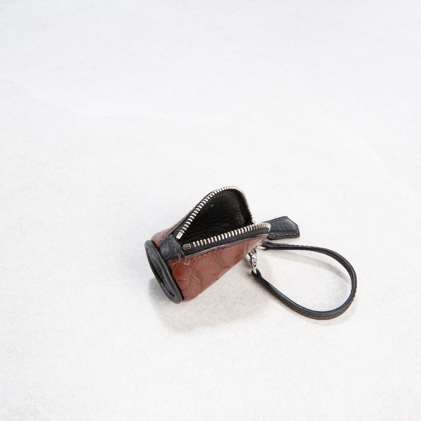 Pelle (small)