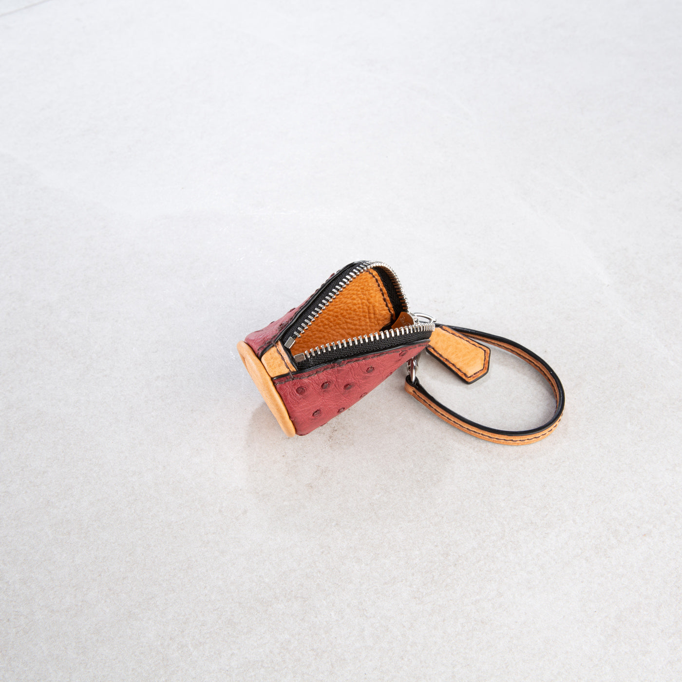 Pelle (small)