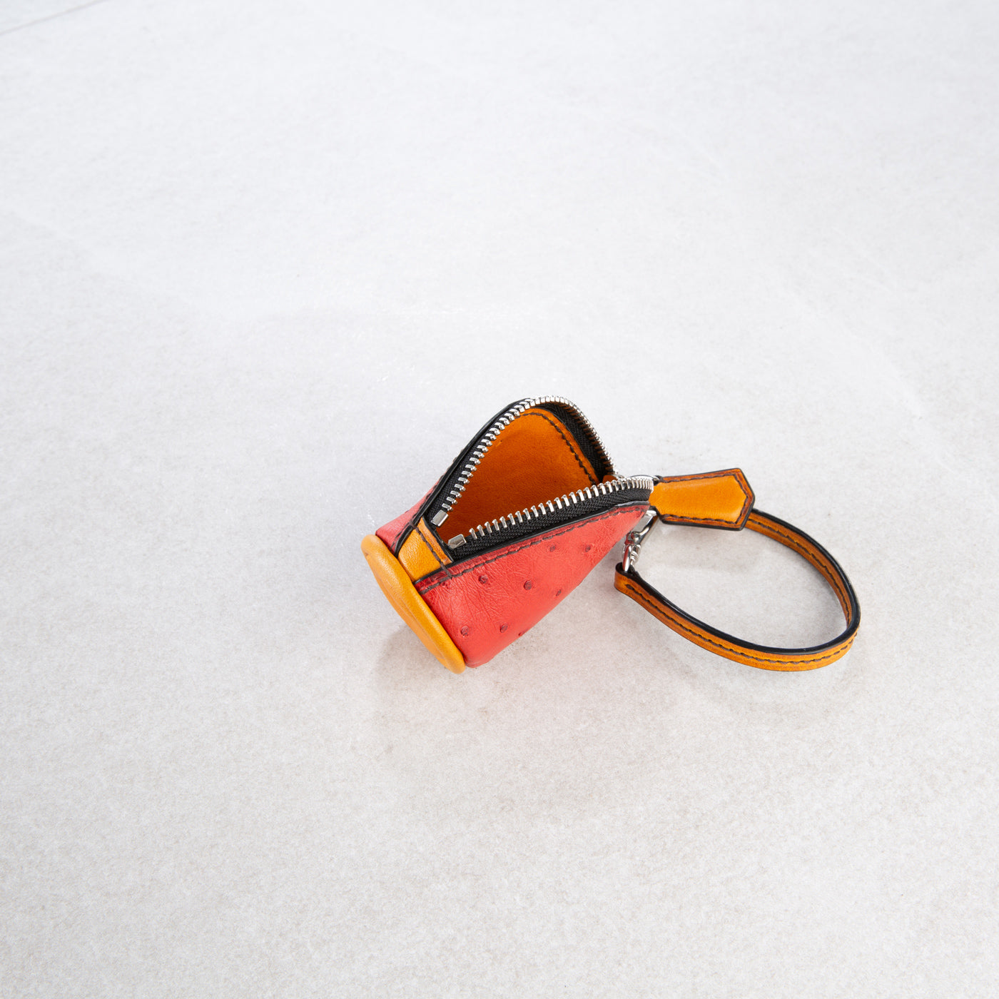 Pelle (small)