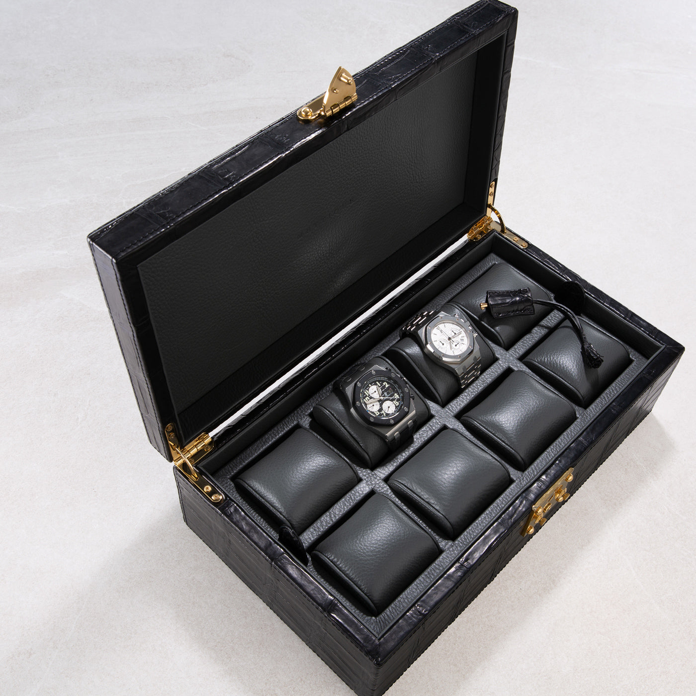 Watch trunk